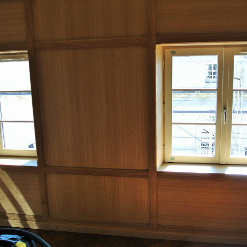 Placage chêne avec encadrement en chêne massif