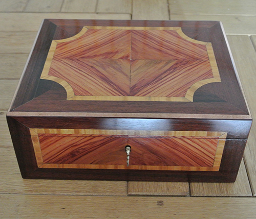 Coffrets à bijoux en bois de rose et citronnier