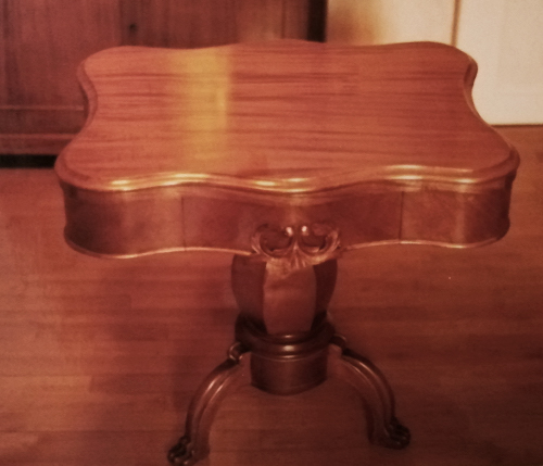 Fabrication d'un guéridon en acajou de Bolivie