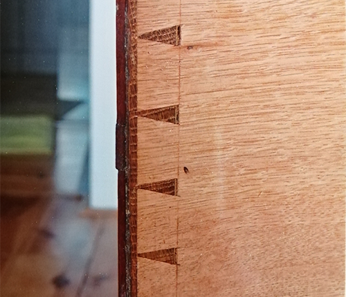 ZOOM - Fabrication d'un bureau à cylindre Louis XVI
en acajou de Bolivie